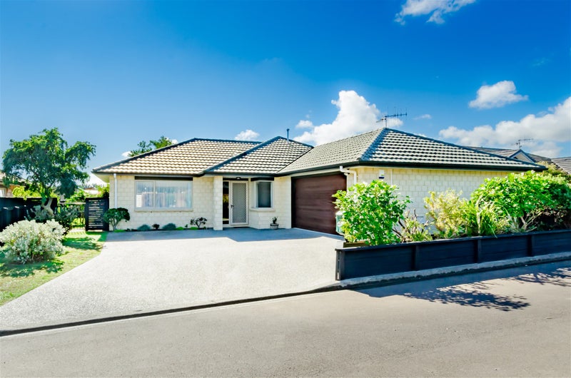 27 Manhattan Court, Paraparaumu Beach, Paraparaumu - Carousel 1