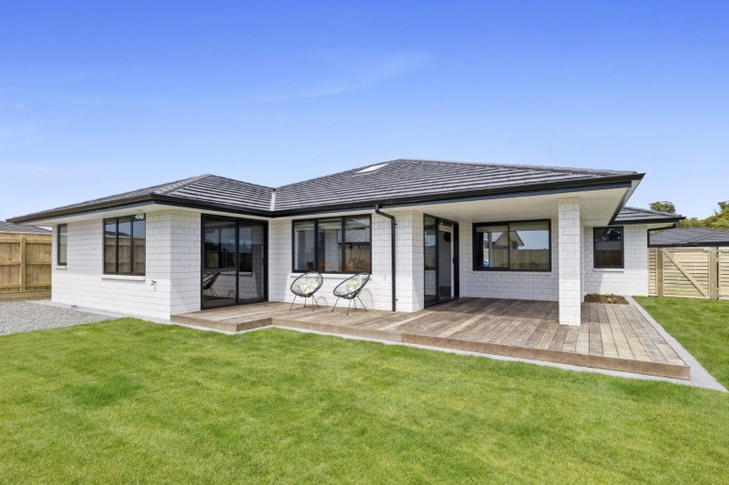 8 Kararaina Close, Whalers Gate, New Plymouth - Carousel 2