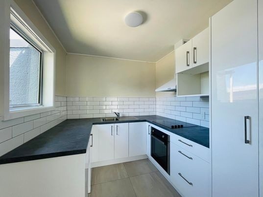 8/255 WATERLOO RD, WATERLOO, LOWER HUTT - Carousel 1