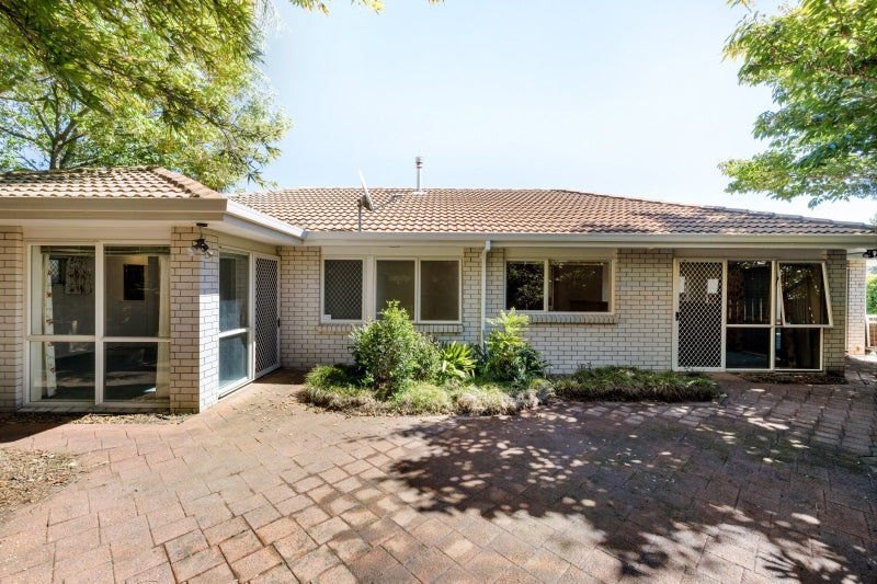 29 Reynolds Drive, Glenview, Hamilton - Carousel 2