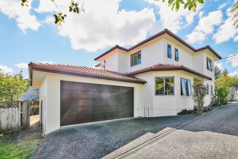 2/360 East Coast Road, Sunnynook, Auckland - Carousel 2