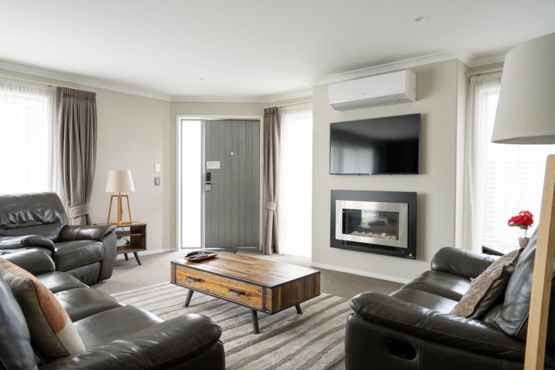 1/143 Knighton Road, Hillcrest, Hamilton - Carousel 2