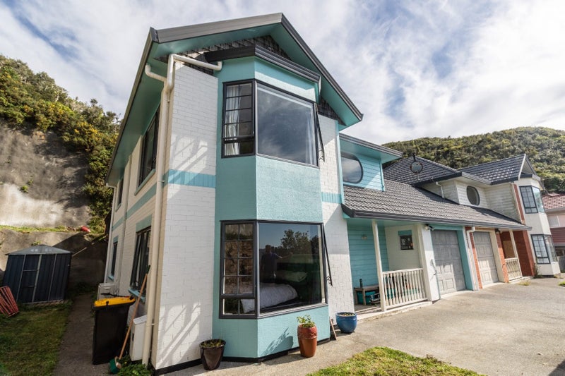 21 Jaunpur Crescent, Broadmeadows, Wellington - Carousel 1