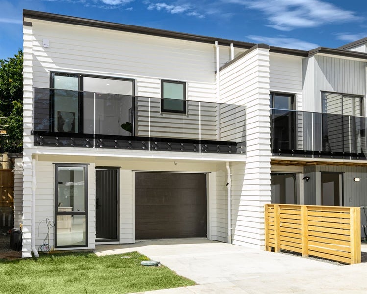 23 Korokio Lane, Henderson, Auckland - Carousel 1