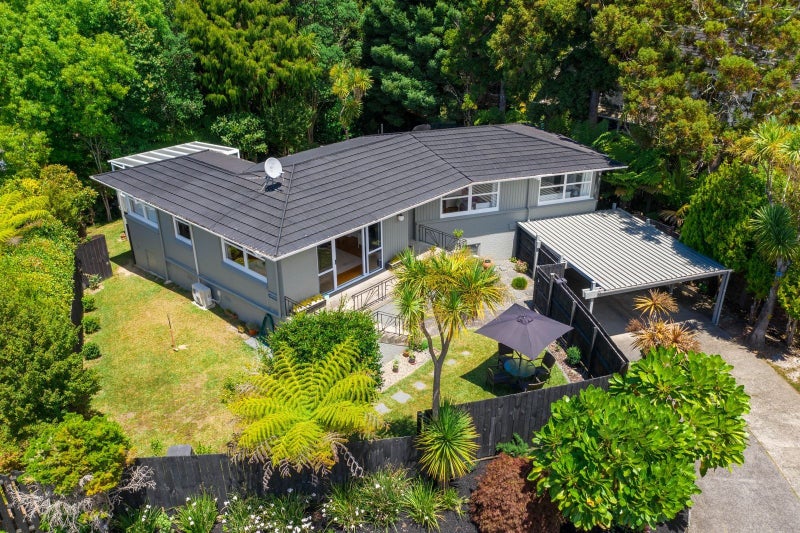 50 Daffodil Street, Titirangi, Auckland - Carousel 1
