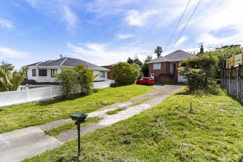 3 Commodore Drive, Mount Roskill, Auckland - Carousel 1