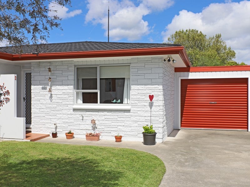2/84A Gloucester Street, TARADALE, NAPIER - Carousel 1