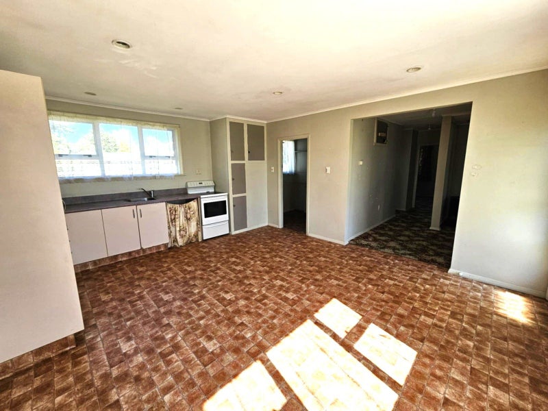 172 Main Street, Pahiatua - Carousel 2