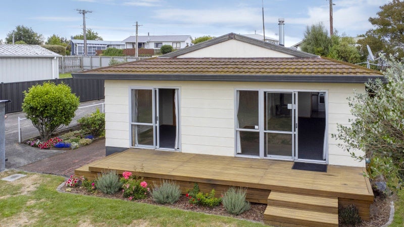 4 Hinemoa Avenue, Taupo, Taupo - Carousel 15