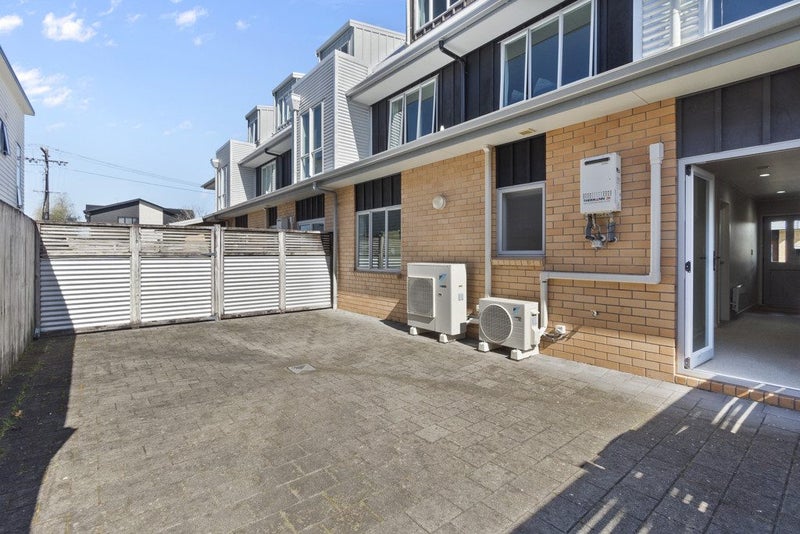 43B Cook Street, Hamilton East, Hamilton - Carousel 18