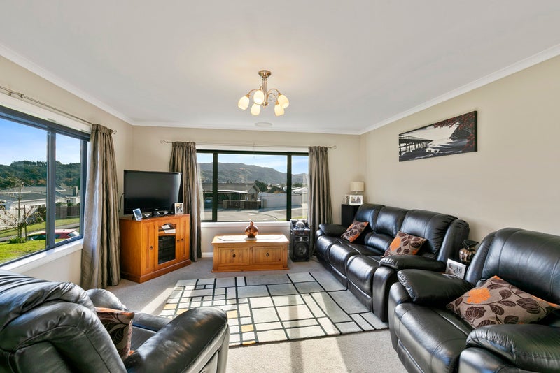 46 Nelson Crescent, Wainuiomata, Lower Hutt - Carousel 2