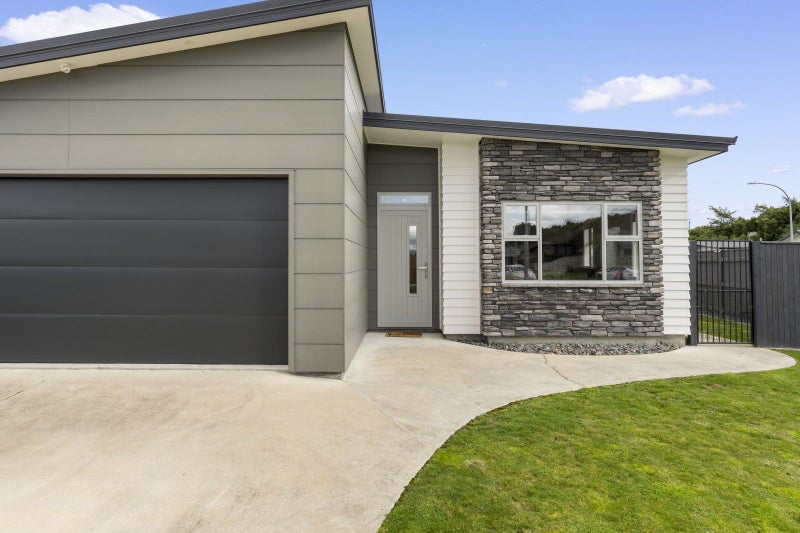 16 Freedom Drive, Kelvin Grove, Palmerston North - Carousel 2