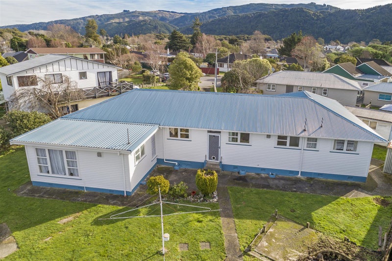 12 Ross Grove, Trentham, Upper Hutt - Carousel 2