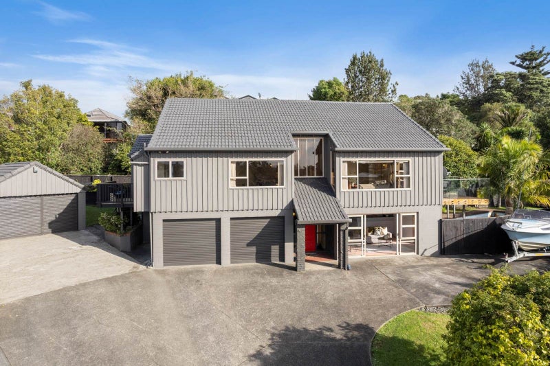 14 King Richard Place, Browns Bay, Auckland - Carousel 1