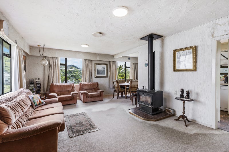 4 Hillary Street, Tawa, Wellington - Carousel 2