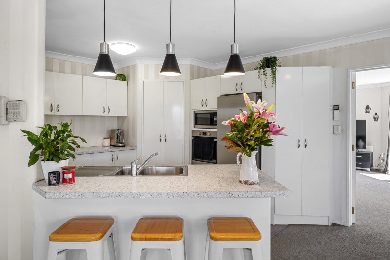 2 Glencullen Drive, Casebrook, Christchurch - Carousel 2