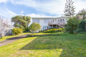 9 Heather Place, Sunnynook, Auckland - Carousel 16