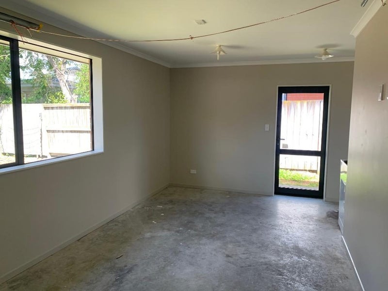 221B Fox Street, Hamilton East, Hamilton - Carousel 20