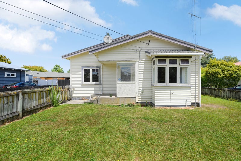 25 Winter Street, Fairfield, Hamilton - Carousel 1