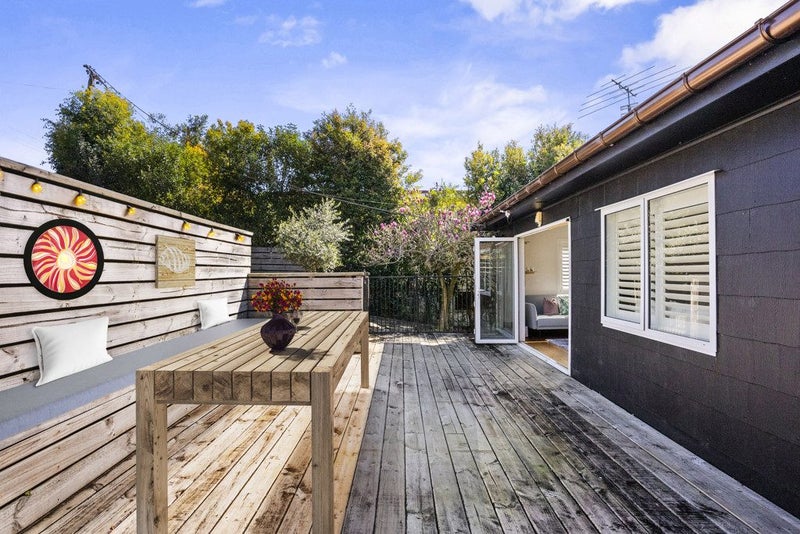 110 Candia Road, Henderson Valley, Auckland - Carousel 1