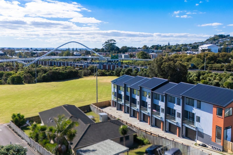 4/21 Valonia Street, New Windsor, Auckland - Carousel 1