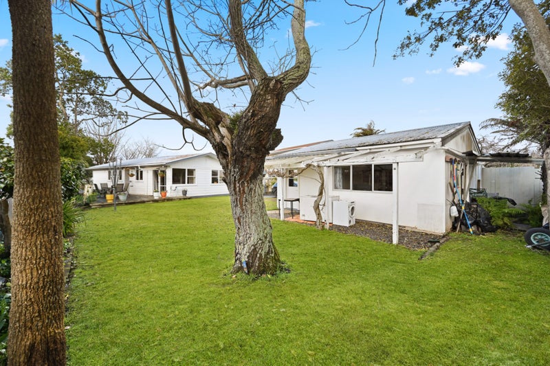 15 Joanna Place, Deanwell, Hamilton - Carousel 14