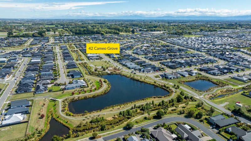 42 Cameo Grove, Marshland, Christchurch - Carousel 37