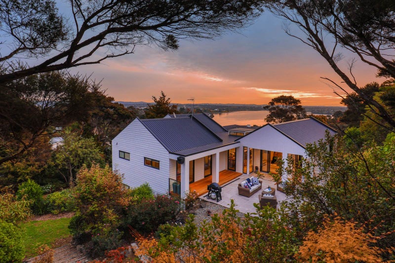 8 The Knoll, Greenhithe, Auckland - Carousel 2