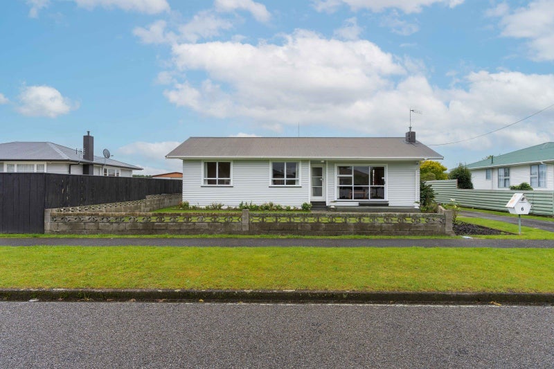 6 Peters Avenue, Cloverlea, Palmerston North - Carousel 1