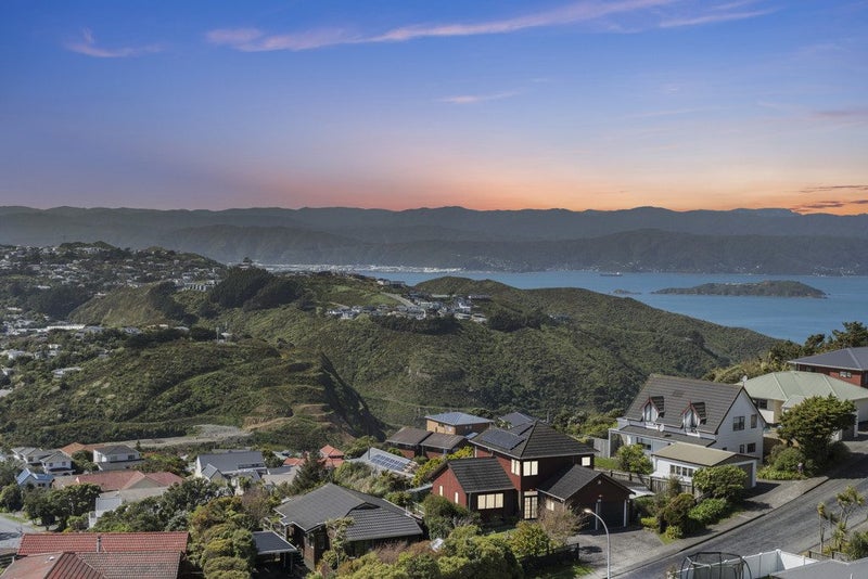 20 Jaunpur Crescent, Broadmeadows, Wellington - Carousel 1