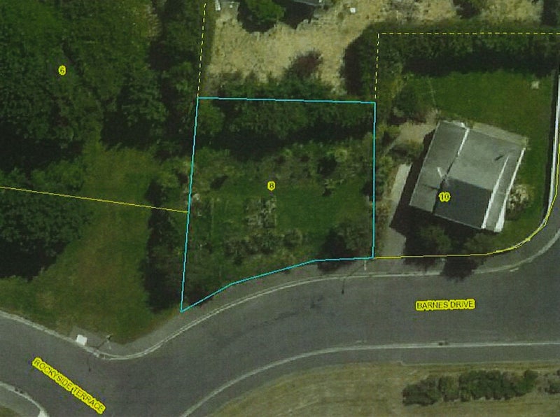 8 Barnes Drive, Caversham, Dunedin - Carousel 1