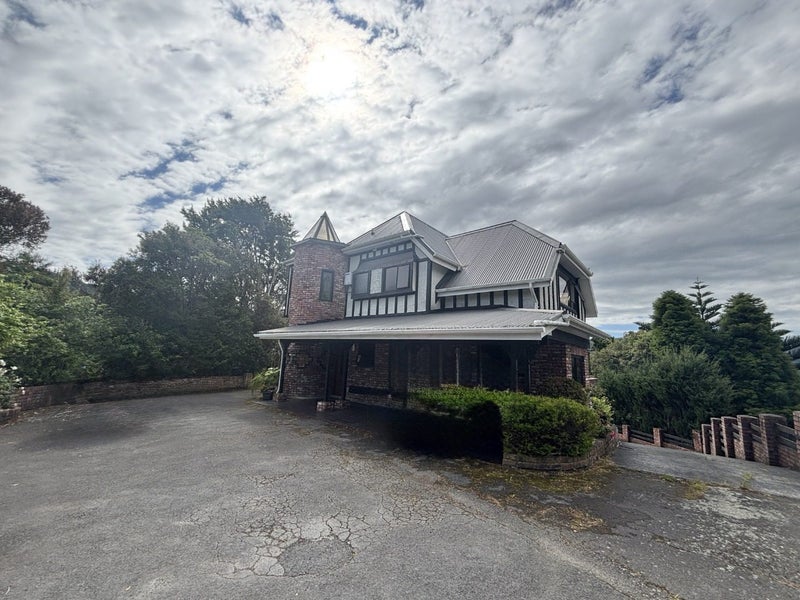 1 Hobbit Lane, Pinehaven, Upper Hutt - Carousel 1