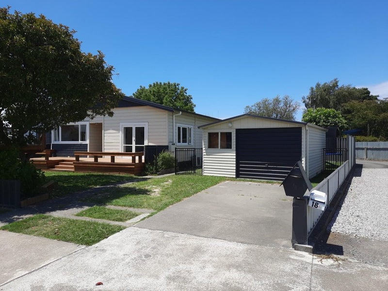 18 FORWARD STREET, TARADALE, NAPIER - Carousel 1