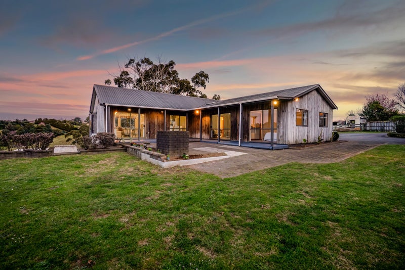 159A Govett Avenue, Frankleigh Park, New Plymouth - Carousel 1