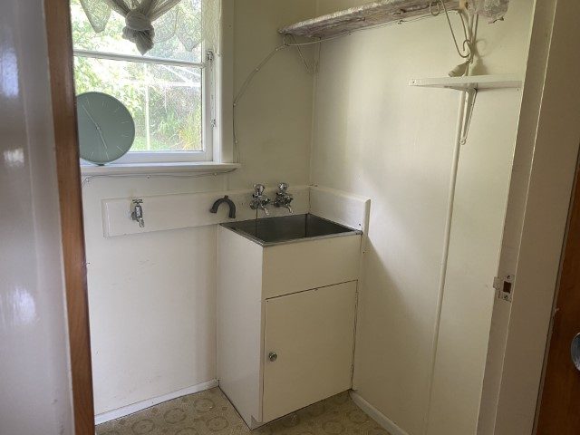 40 Waihora Crescent, Waitangirua, Porirua - Carousel 13