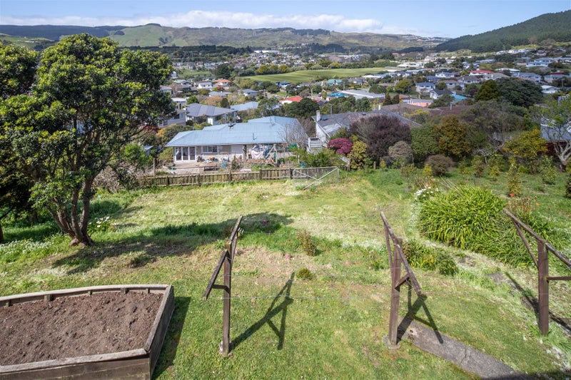 52 St Johns Terrace, Tawa, Wellington - Carousel 15