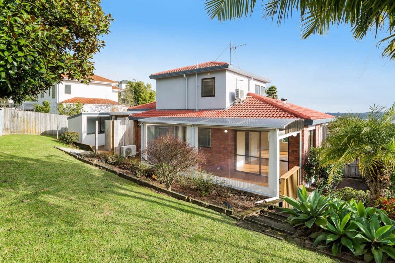 32 Tenbless Court, Unsworth Heights, Auckland - Carousel 2