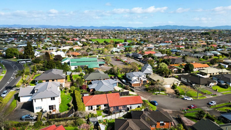 18 Chapel Hill, Rototuna, Hamilton - Carousel 20