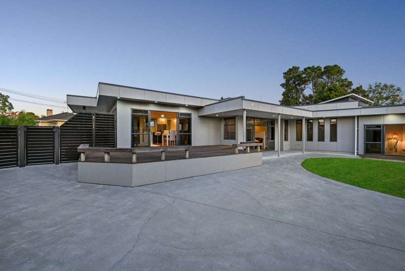 15 Darley Street, Maeroa, Hamilton - Carousel 1