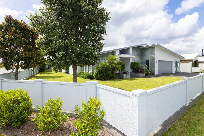 2 Fisher Place, Lytton West, Gisborne - Carousel 1