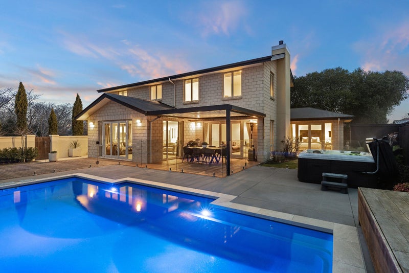 6 Benmore Gardens, Harewood, Christchurch - Carousel 1