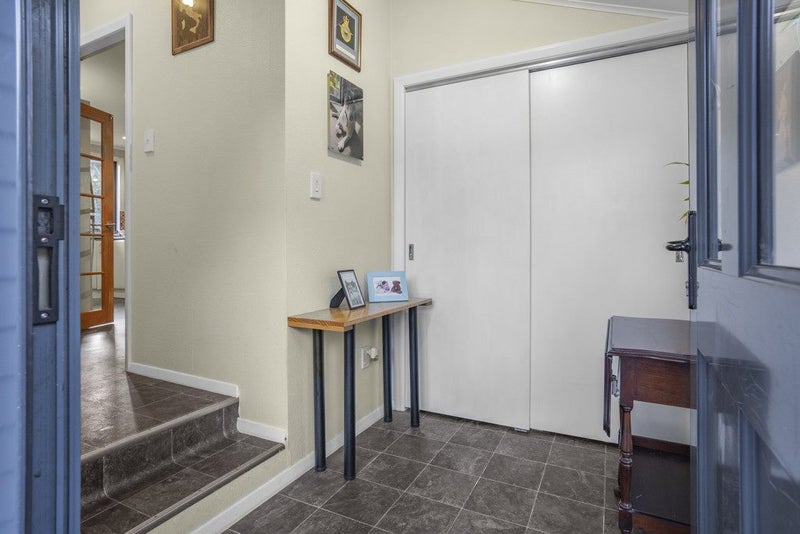 37 Pencarrow Crescent, Wainuiomata, Lower Hutt - Carousel 2