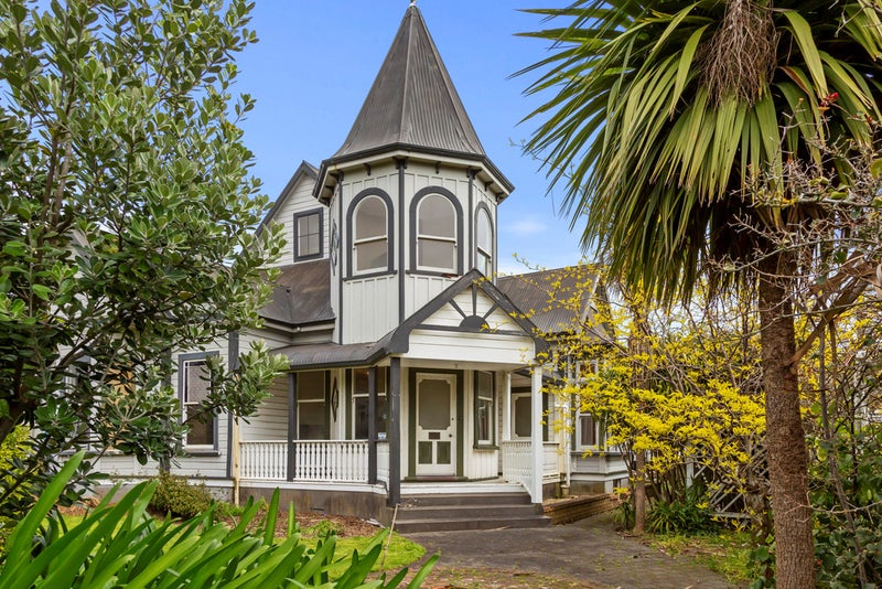 2 Brown Street, Strandon, New Plymouth - Carousel 1
