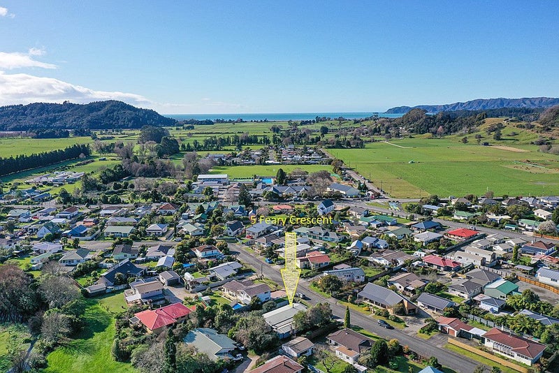 5 Feary Crescent, Takaka - Carousel 24