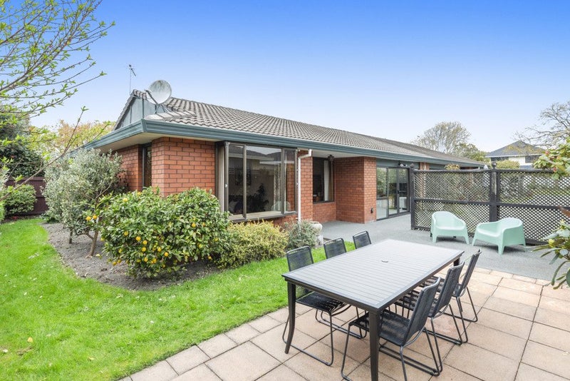 2/10 Broadfell Avenue, Avonhead, Christchurch - Carousel 1