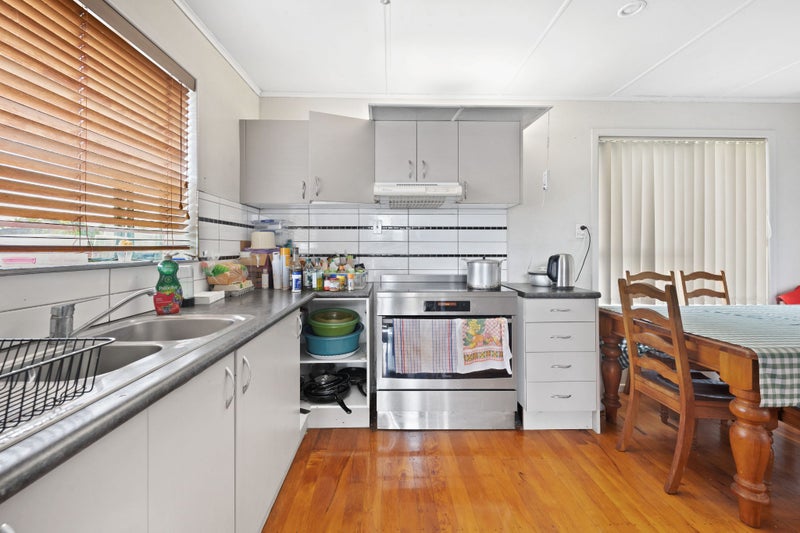 15 Forbes Road, Favona, Auckland - Carousel 2