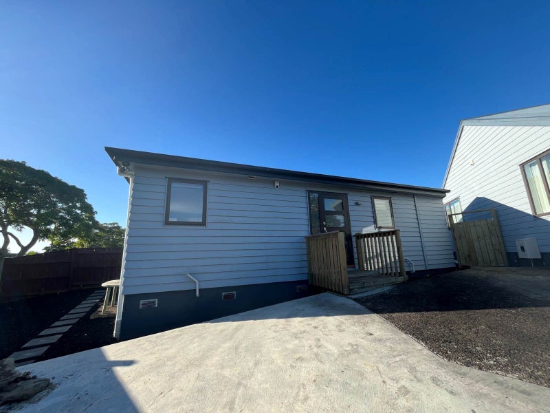 194 Prince Regent Drive, Farm Cove, Auckland - Carousel 1