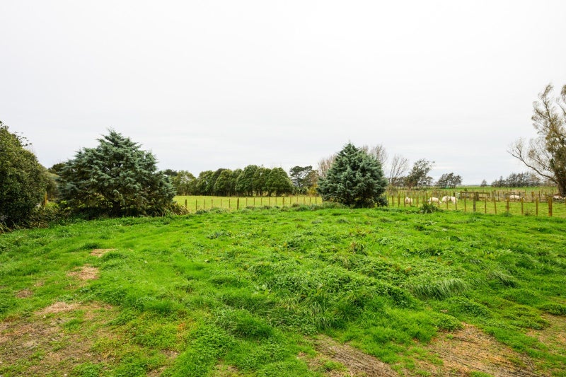 321 Newbury Line, Bunnythorpe, Palmerston North - Carousel 24