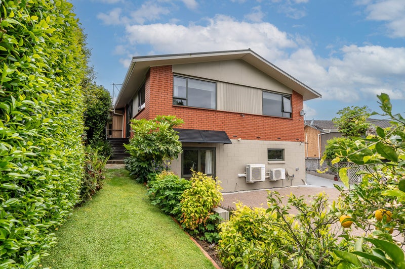 31 Resthill Crescent, Glenview, Hamilton - Carousel 2