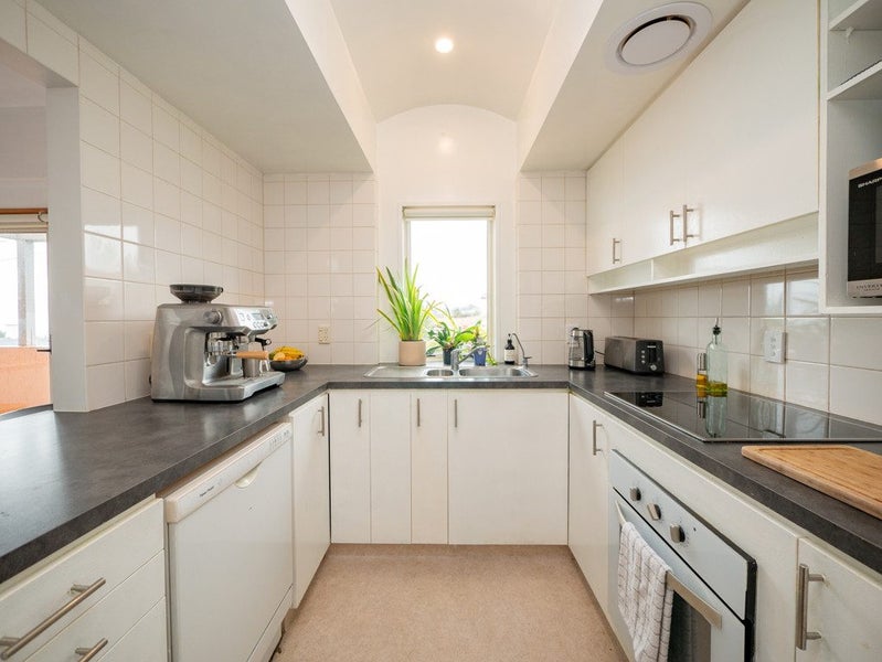 64 Drivers Road, Maori Hill, Dunedin - Carousel 2